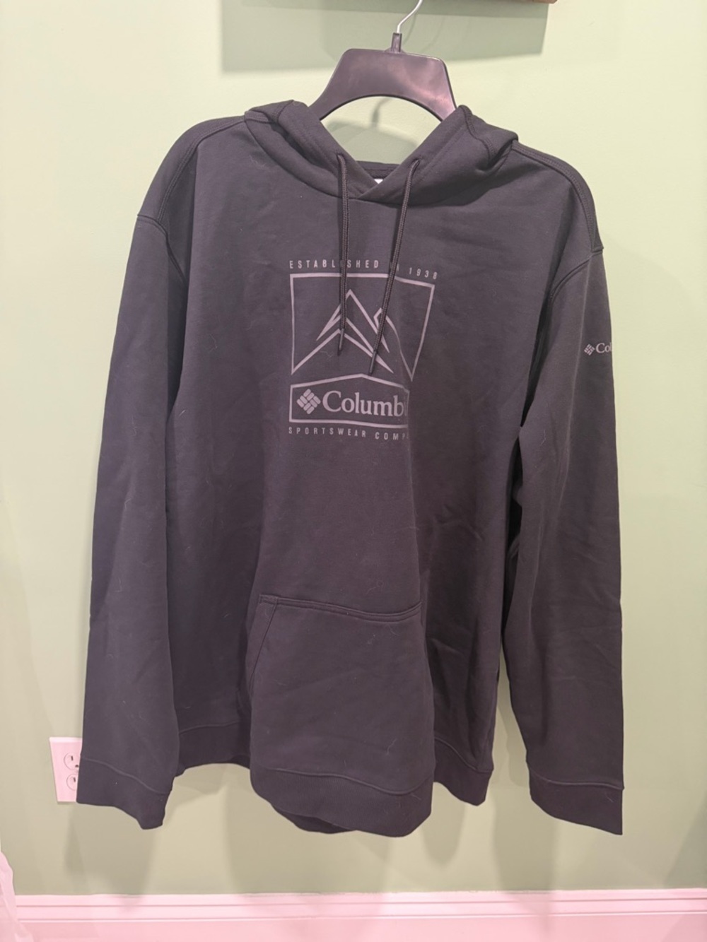 Columbia Men’s Black Logo Pullover Hoodie